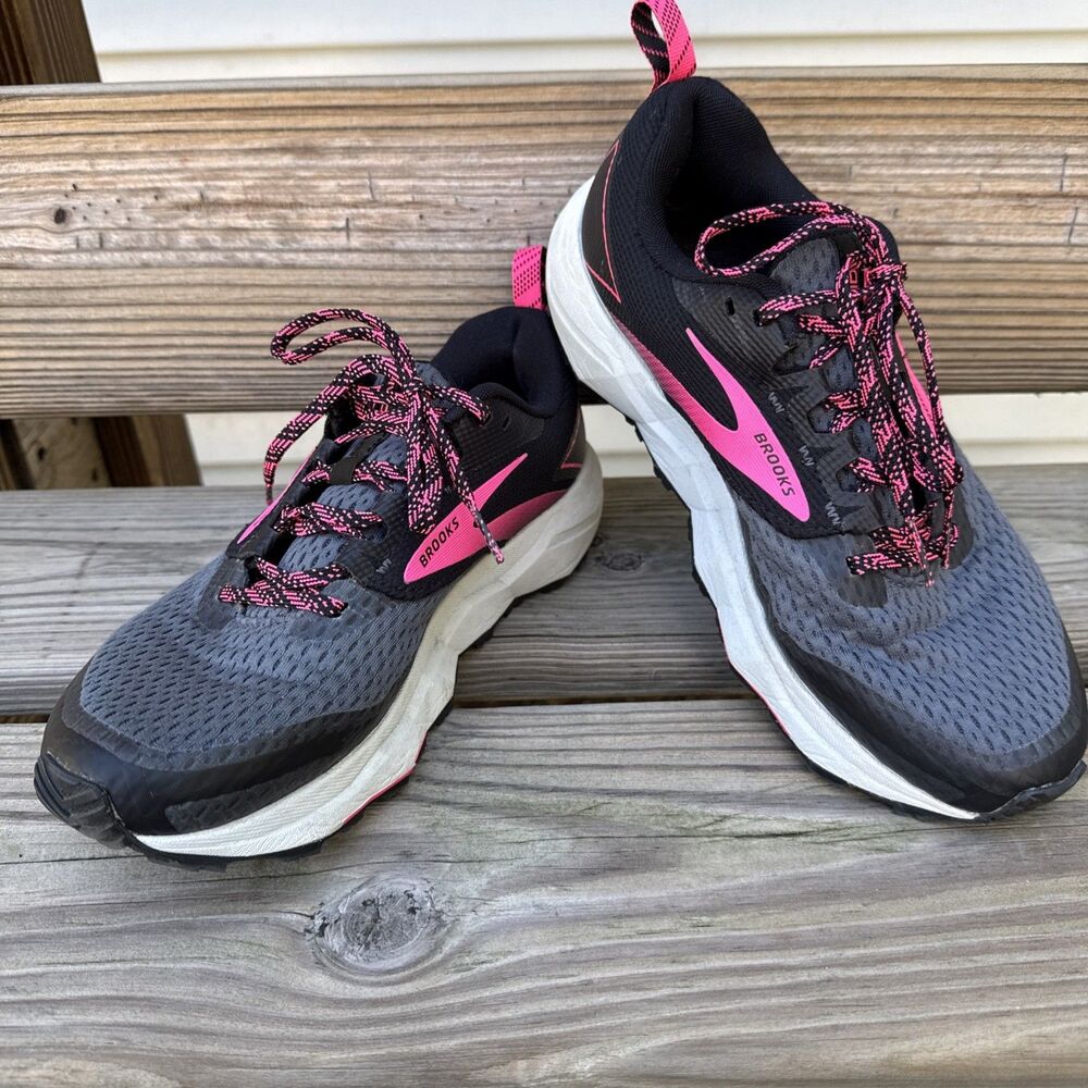 Brooks Divide 2 Womens Size 8.5 Trail Running Shoes Black Pink Gray 12034218069